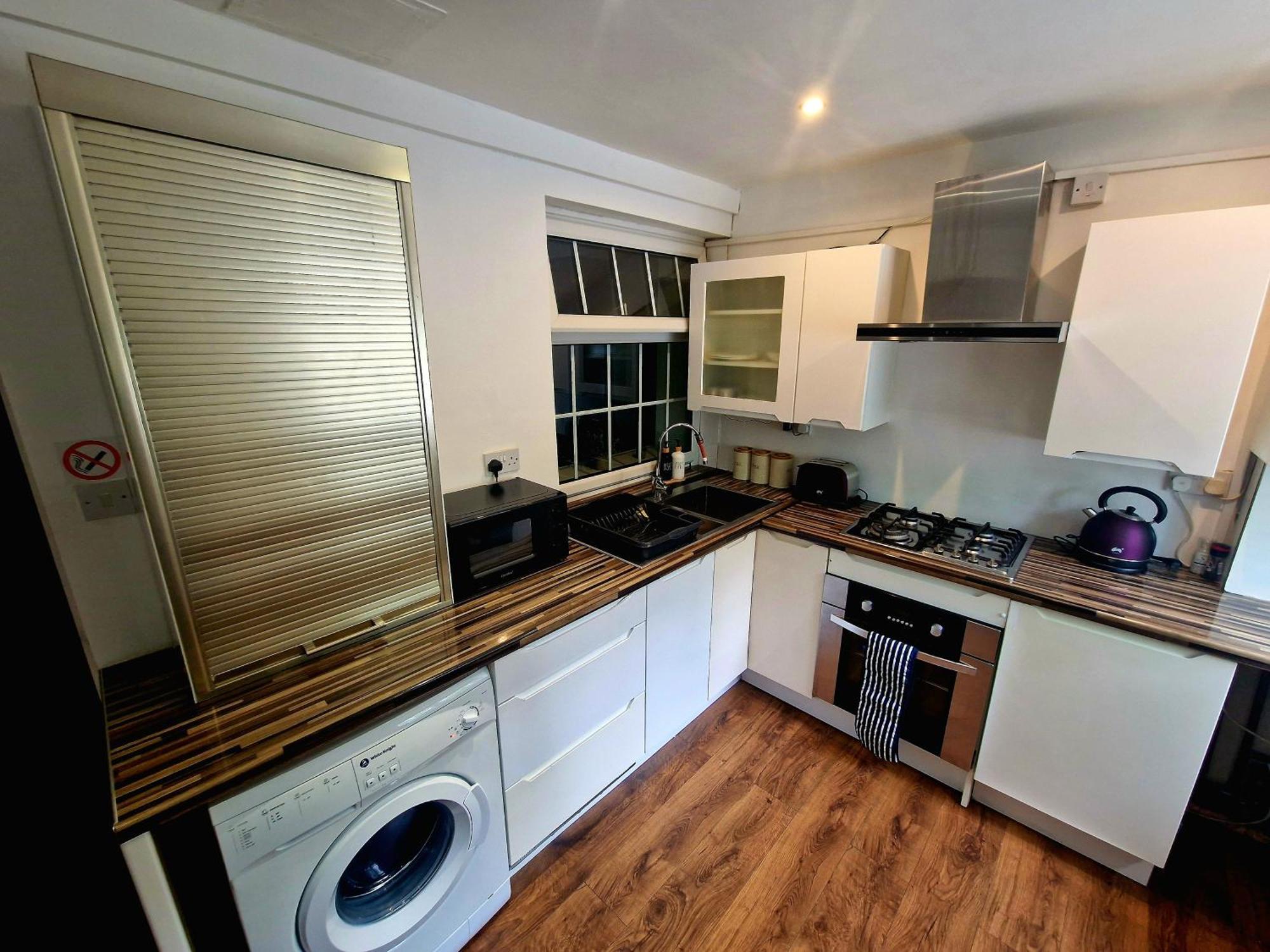 Private Courtyard Apartment In Bradford With Parking Shipley  Ngoại thất bức ảnh
