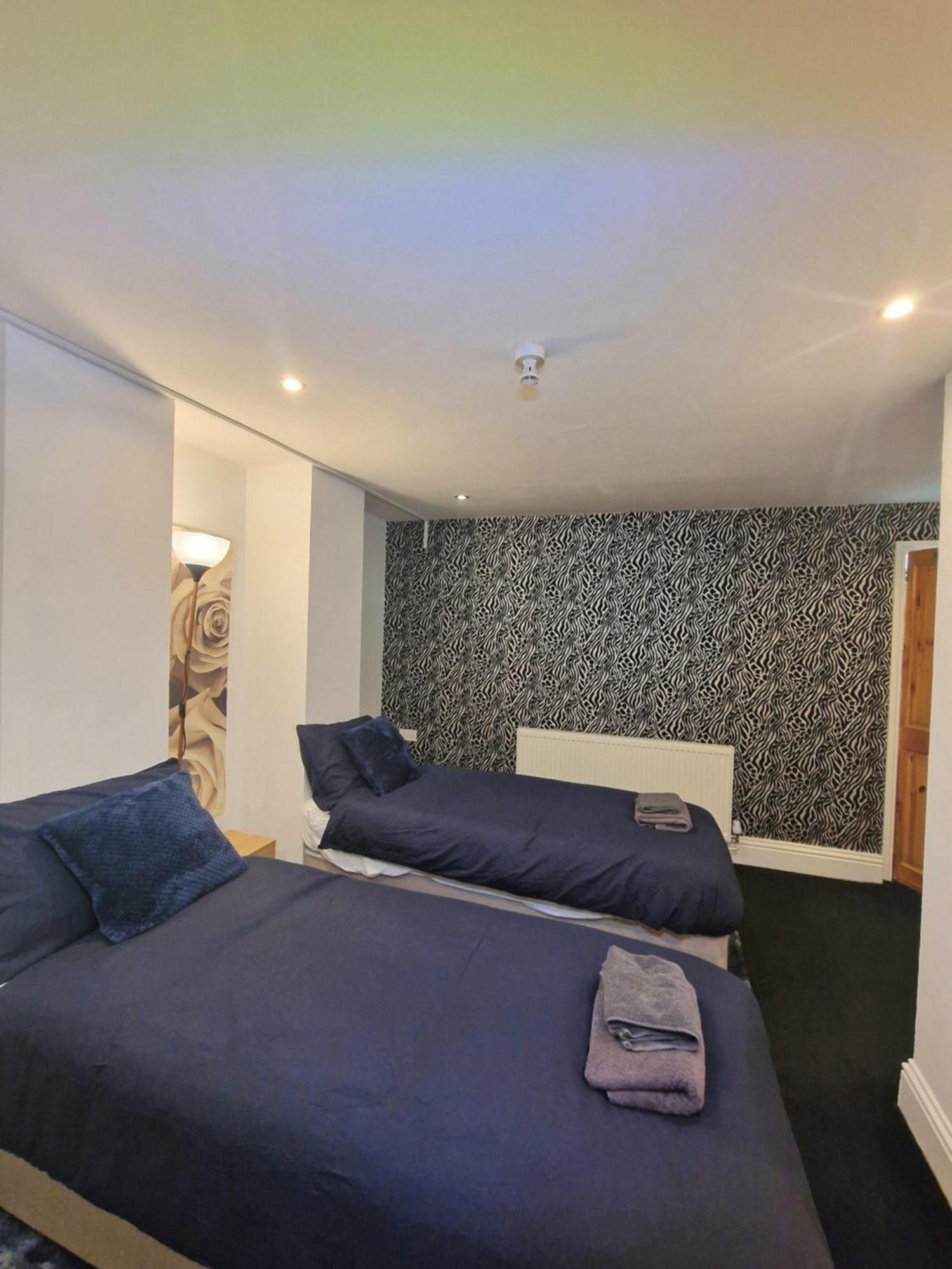 Private Courtyard Apartment In Bradford With Parking Shipley  Ngoại thất bức ảnh